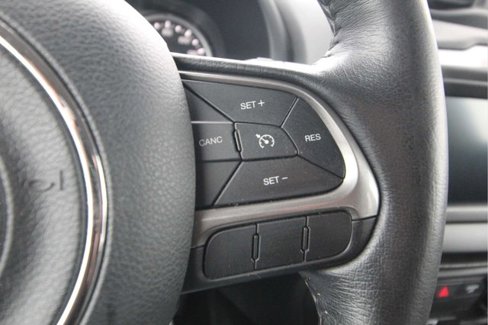 Used 2020 Jeep Renegade Limited image 18