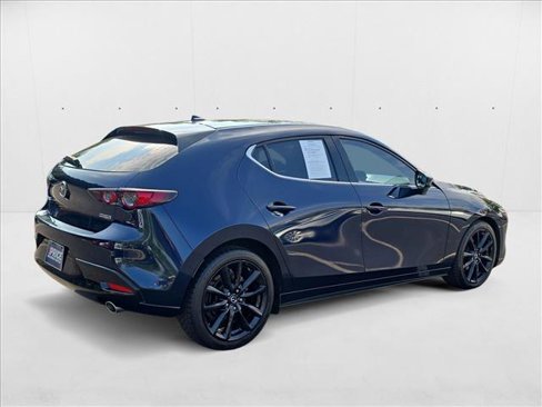 Used 2019 MAZDA MAZDA3 Hatchback w/ Premium Package image 4
