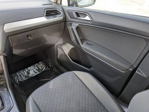 Certified 2021 Volkswagen Tiguan S image 15