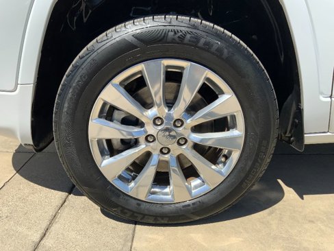Used 2016 Jeep Cherokee Overland image 35