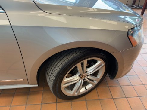 Used 2014 Volkswagen Passat TDI SEL Premium image 28