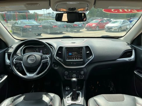 Used 2015 Jeep Cherokee Trailhawk w/ Comfort/Convenience Group image 9