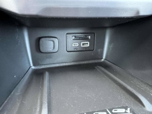 Used 2022 GMC Acadia AT4 w/ Technology Package image 29