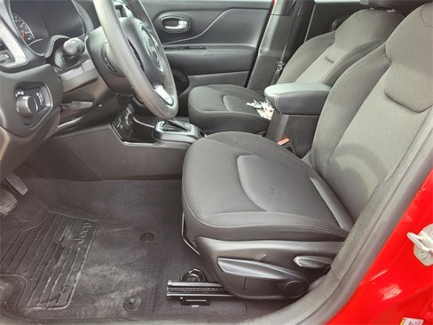 Used 2023 Jeep Renegade Latitude image 16