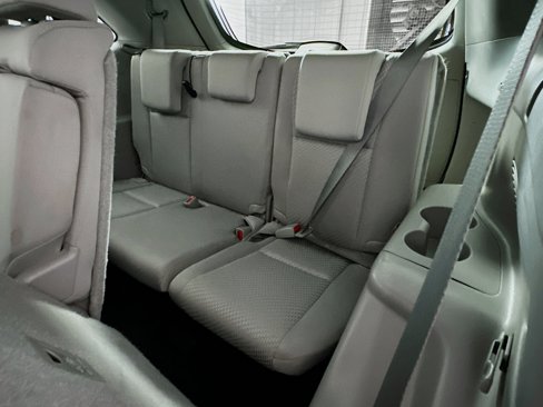 Used 2017 Toyota Highlander LE image 27