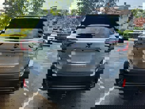 Used 2020 Subaru Outback Premium image 4
