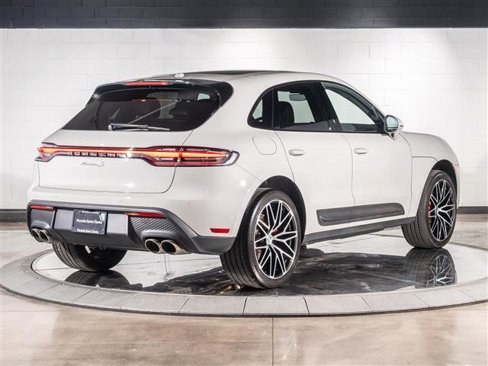 Certified 2024 Porsche Macan S image 9