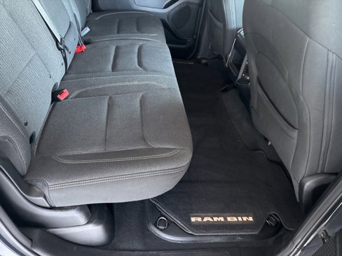 Used 2019 RAM 1500 4x4 Crew Cab image 27