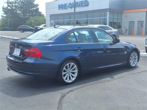 Used 2011 BMW 328i xDrive Sedan image 6