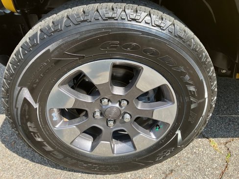 Used 2018 Jeep Wrangler Unlimited Sahara image 14