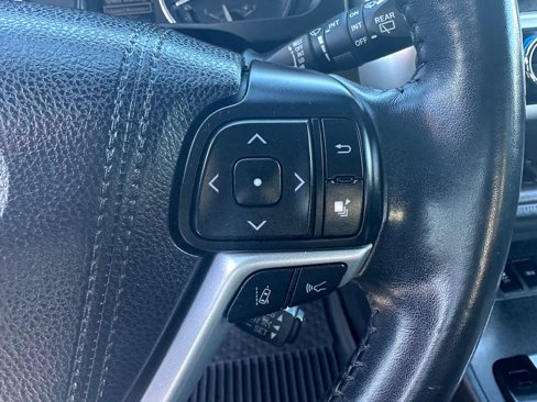 Used 2018 Toyota Highlander XLE image 21