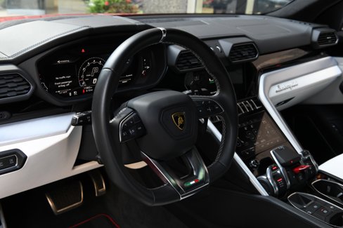 Used 2022 Lamborghini Urus image 14
