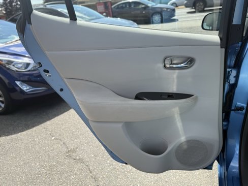 Used 2011 Nissan Leaf SL image 16