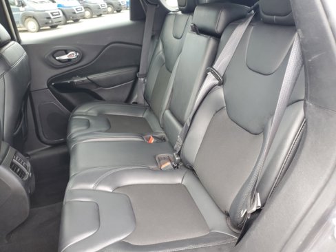 Used 2021 Jeep Cherokee Latitude Plus image 32