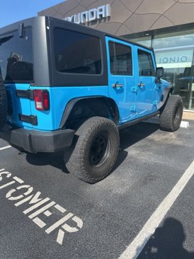 Used 2017 Jeep Wrangler Unlimited Rubicon w/ Connectivity Group image 3