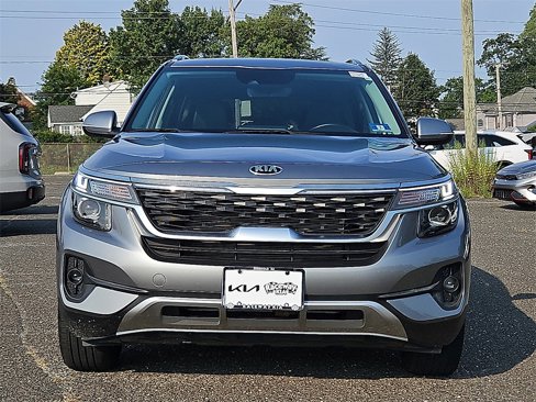 Certified 2021 Kia Seltos EX image 2