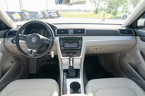 Used 2013 Volkswagen Passat TDI SE image 30