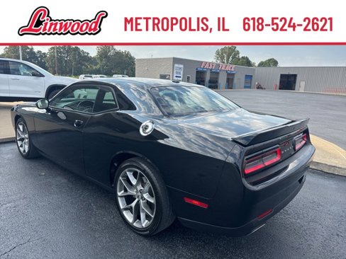 Used 2022 Dodge Challenger GT image 4