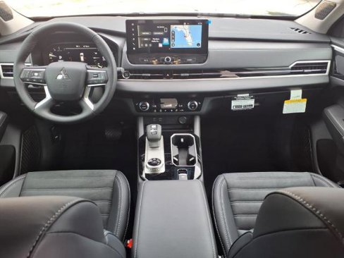 New 2025 Mitsubishi Outlander SE image 11