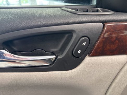 Used 2010 Chevrolet Impala LS image 18