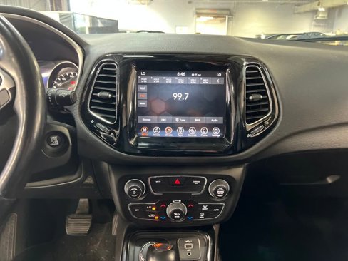 Used 2020 Jeep Compass Limited image 23