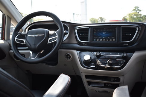 Used 2019 Chrysler Pacifica LX image 18