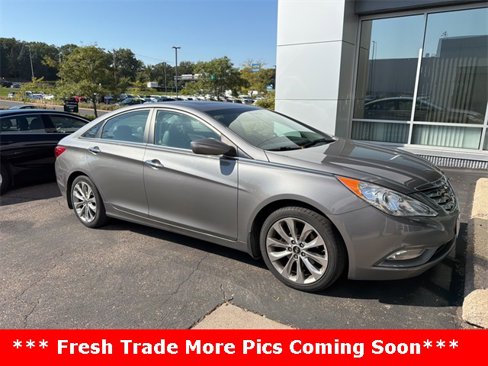Used 2013 Hyundai Sonata SE w/ Navigation & Sunroof Pkg image 1