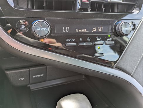 Used 2024 Toyota Camry SE image 17