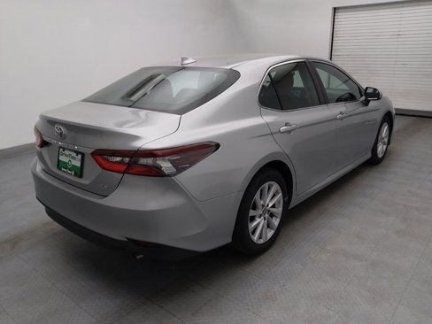 Used 2022 Toyota Camry LE image 9