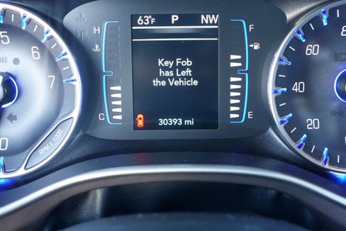 Used 2020 Chrysler Voyager LX image 16
