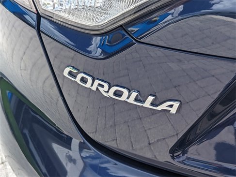 Used 2021 Toyota Corolla LE image 12