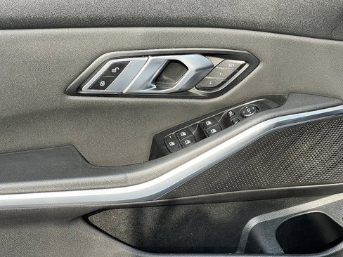 Used 2019 BMW 330i Sedan image 26
