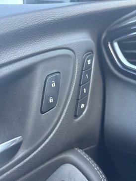 Used 2023 Buick Encore GX Essence image 19