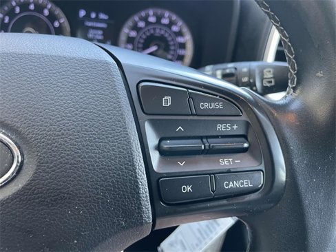 Used 2022 Hyundai Venue SEL image 27