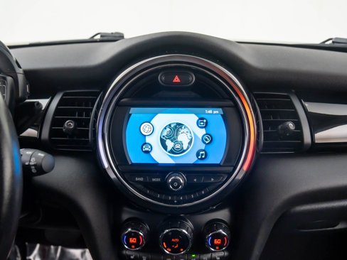 Used 2019 MINI Cooper 2-Door Hardtop w/ Signature Upholstery Package image 23