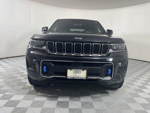 Used 2023 Jeep Grand Cherokee Overland w/ Luxury Tech Group IV image 2