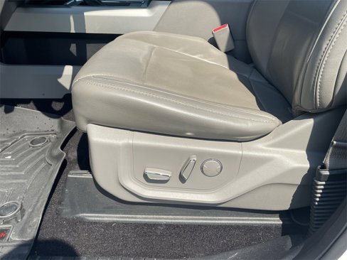 Used 2017 Ford F150 Lariat image 13