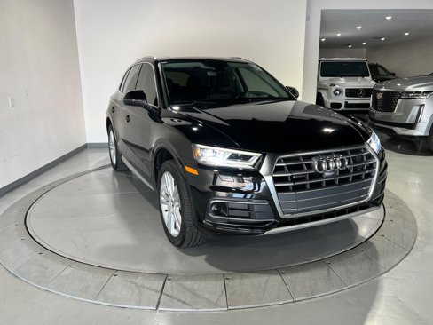 Used 2018 Audi Q5 Prestige w/ Prestige Package image 4