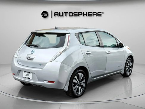 Used 2016 Nissan Leaf SL w/ Premium Package image 9