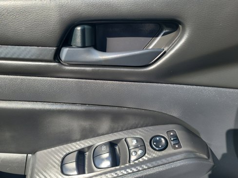 Used 2024 Nissan Altima 2.5 S image 14