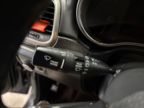Used 2018 Jeep Grand Cherokee Limited image 14