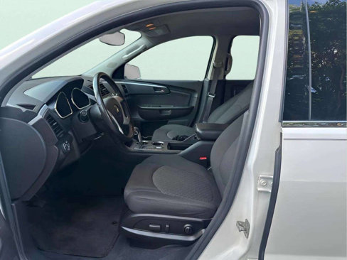 Used 2012 Chevrolet Traverse LT image 11