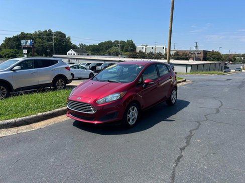 Used 2015 Ford Fiesta SE image 3