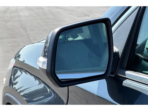 Used 2021 Chevrolet Traverse LT image 52