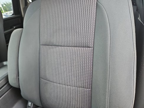Used 2015 Nissan Titan SV w/ SV Value Truck Package image 24