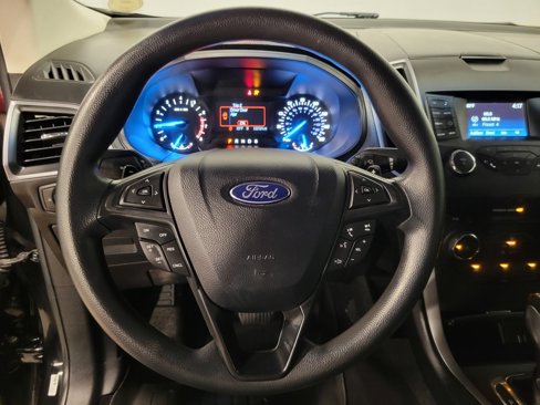 Used 2017 Ford Edge SE image 11