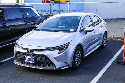 Used 2022 Toyota Corolla LE image 2
