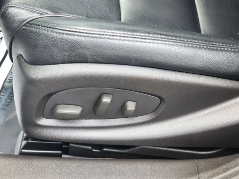 Used 2015 Chevrolet Impala LT w/ Convenience Package image 19
