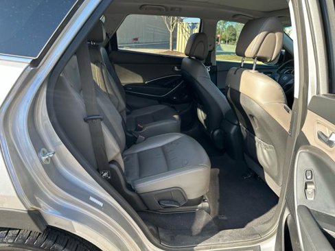 Used 2016 Hyundai Santa Fe Limited w/ Option Group 04 image 16