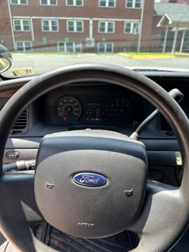 Used 2010 Ford Crown Victoria Police Interceptor image 15